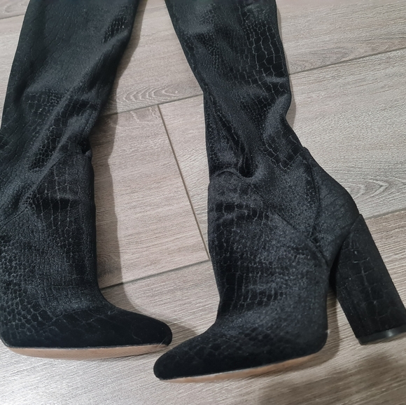 ALDO Tenesha Velvet Over The Knee Boots - Picture 3 of 4